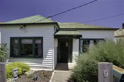 9 Charles Street, Scottsdale TAS 7260