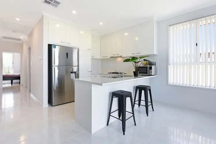 2, 11 Deck Crescent, Seaford Meadows SA 5169