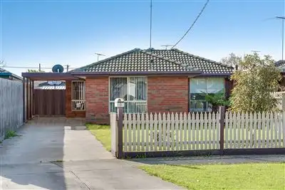 8 Lowan Avenue, Norlane VIC 3214