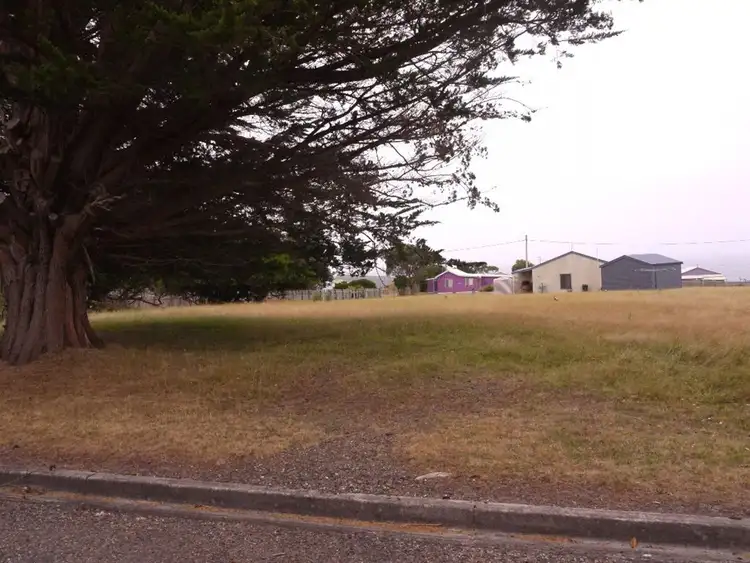 22 Waratah Street, Grassy TAS 7256