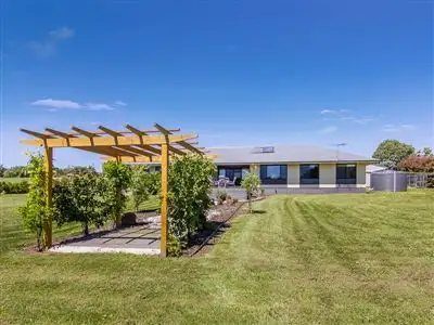 Fifth view of Homely house listing, 10A Arnup Cresent, Drouin VIC