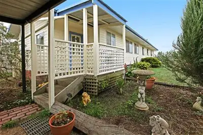 8 Lal Lal Road, Meredith VIC