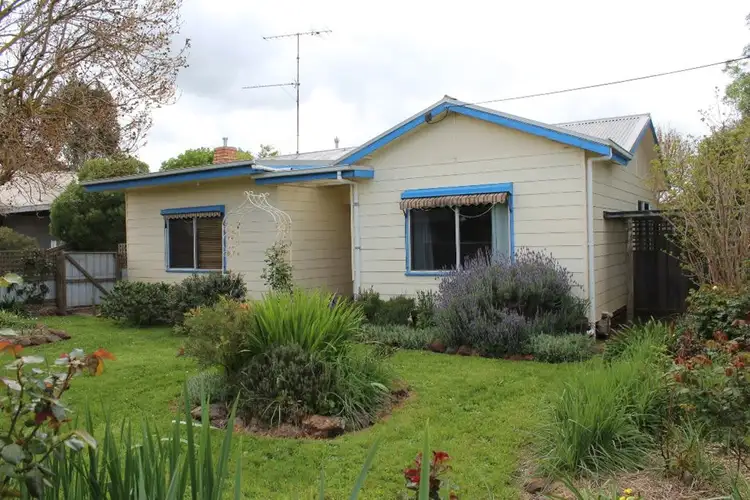 2 Walls Crescent, Hamilton VIC 3300