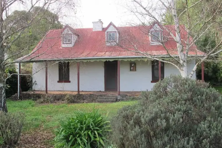 8 Hiller Lane, Hamilton VIC 3300
