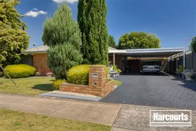 8 Van Haaster Grove, Skye VIC