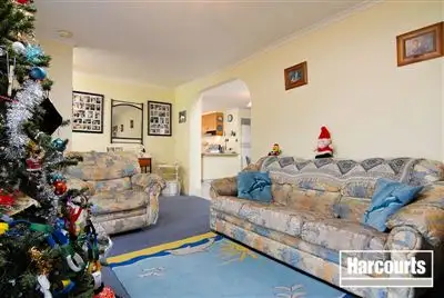 Sixth view of Homely house listing, 8 Edenbridge Court, Carrum Downs VIC
