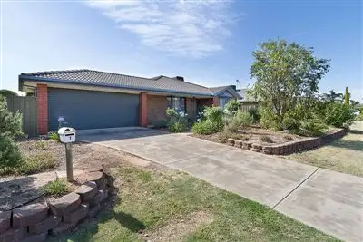 1 Crawford Grove, Andrews Farm SA