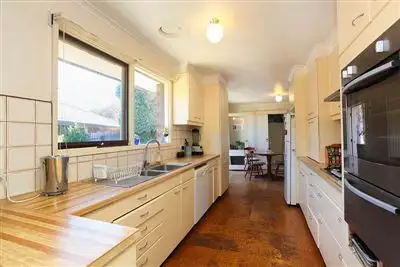 Seventh view of Homely house listing, 31 Great Western Drive, Vermont South VIC