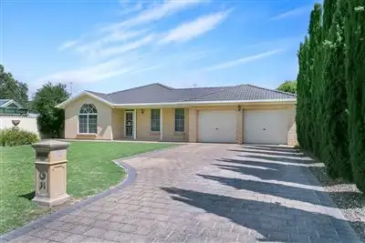31 Russell Street, Encounter Bay SA 5211