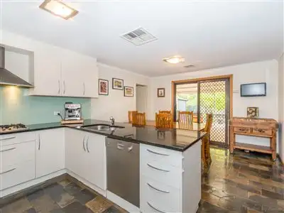 Fourth view of Homely house listing, 2 Honeyeater Court, Wynn Vale SA 5127