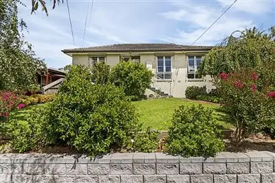 Main view of Homely house listing, 2 Tulkara Grove, Vermont VIC 3133