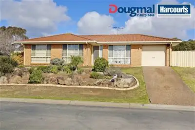 1 Mackillop Crescent, St Helens Park NSW 2560