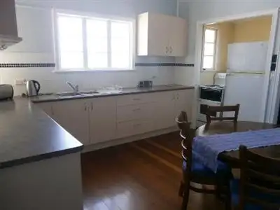 20 Margaret St, Silkstone QLD 4304