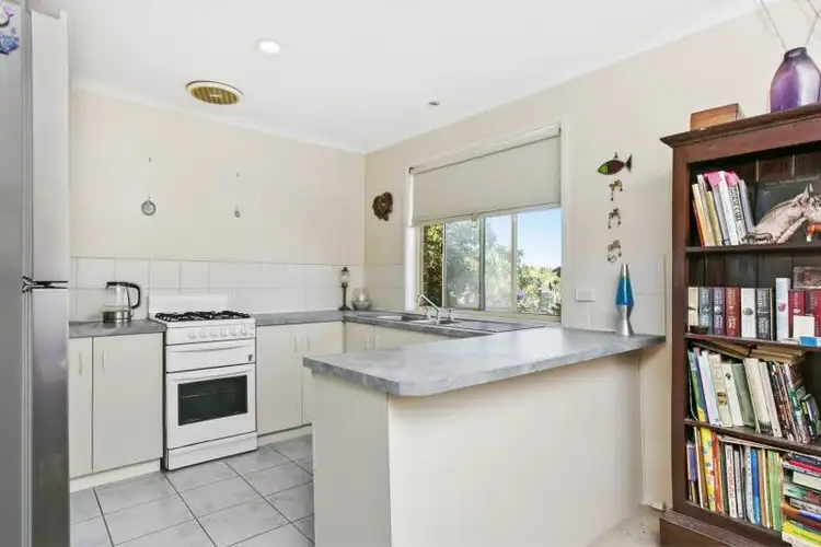 Fifth view of Homely unit listing, 10/2 Allington Place, Langwarrin VIC 3910