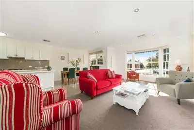 Main view of Homely unit listing, 5/137 Mount Eliza Way, Mount Eliza VIC 3930