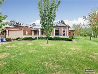 17 Carlile Court, Drouin VIC 3818