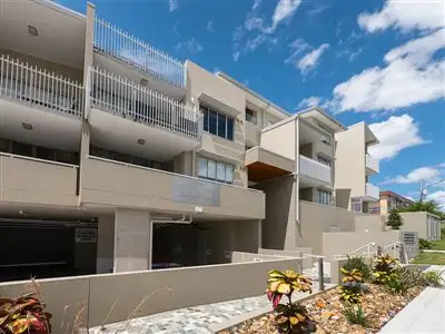 Main view of Homely unit listing, 1/38 Kitchener Street, Coorparoo QLD
