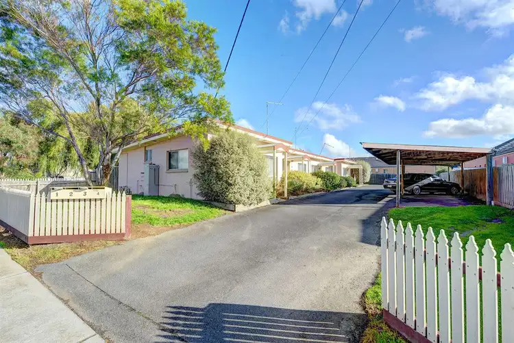 3/914 Geelong Road, Canadian VIC 3350