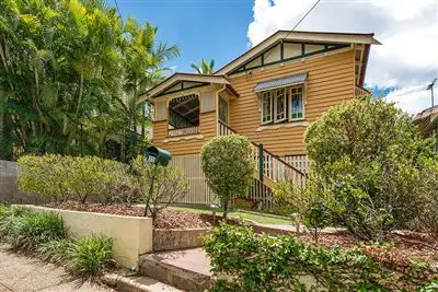 20 Brown Street, Camp Hill QLD