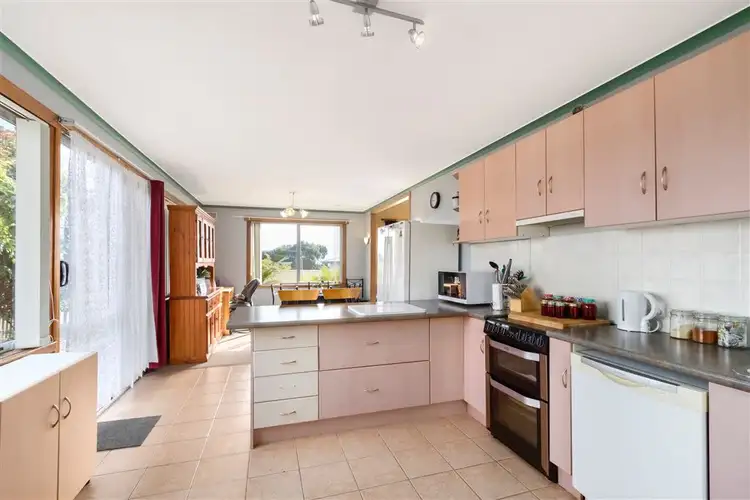 27 Pine Road, Penguin TAS 7316