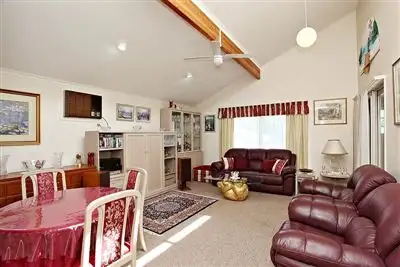 Fourth view of Homely house listing, 11 Alpine Court, Vermont South VIC