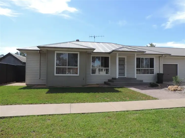 7A Boston St, Warren NSW 2824