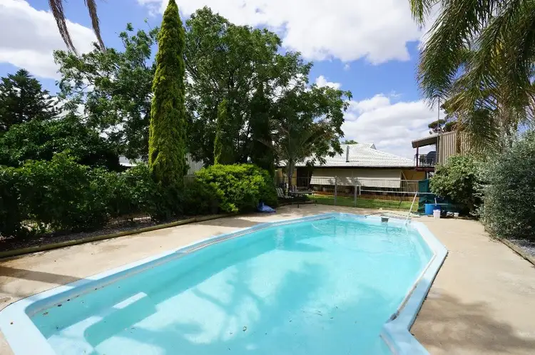 35 Currall Street, Narembeen WA 6369