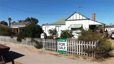 8 Gregory Street, Kellerberrin WA