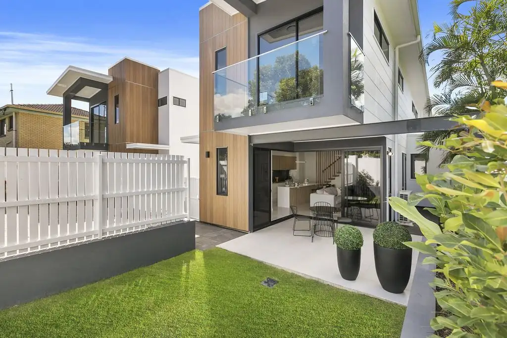Main view of Homely townhouse listing, 1/59 Carr Street, Bulimba QLD 4171