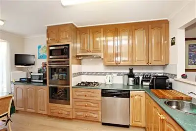 Fifth view of Homely house listing, 11 Alpine Court, Vermont South VIC