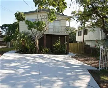 24 Ashton St, Labrador QLD