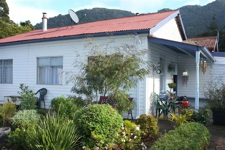 2 Whitelaw Street, Queenstown TAS 7467
