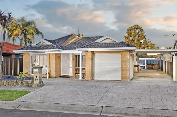 39 Woodley Crescent, Glendenning NSW 2761
