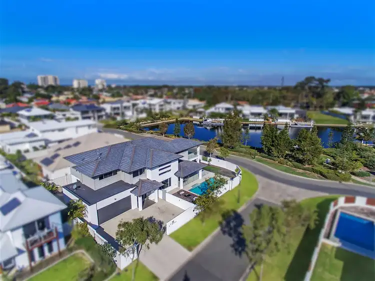 36 Whitehaven Way, Pelican Waters QLD 4551