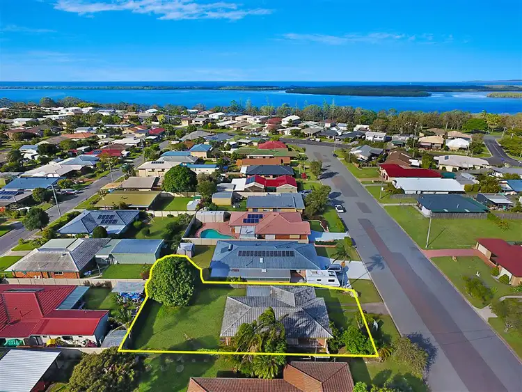 17 Michael Street, Golden Beach QLD 4551