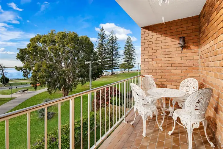 4/17 Landsborough Parade, Golden Beach QLD 4551