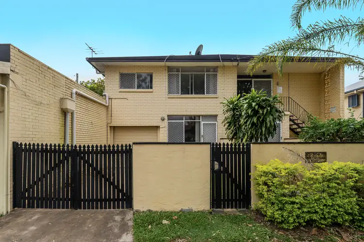 Main view of Homely unit listing, 2/349 Riding Road, Balmoral QLD 4171