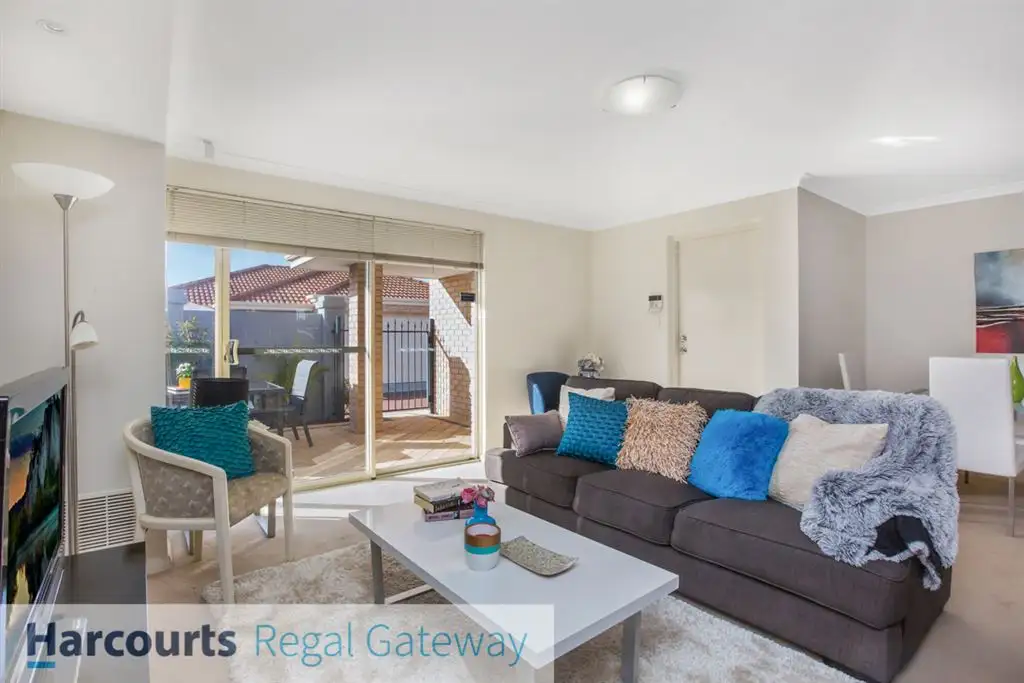 Main view of Homely house listing, 10 Goulburn Approach, Hammond Park WA 6164