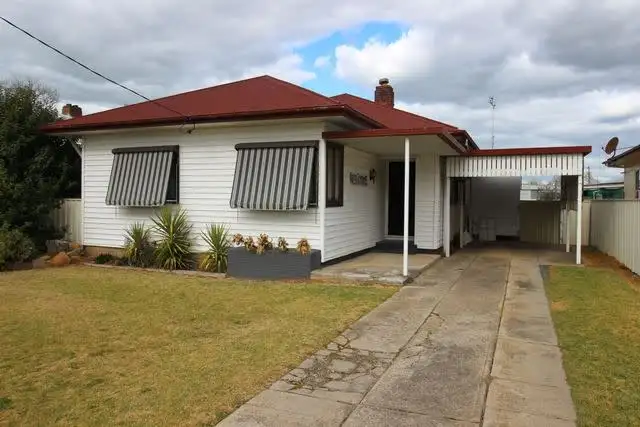 198 Thompson Street, Cootamundra NSW 2590