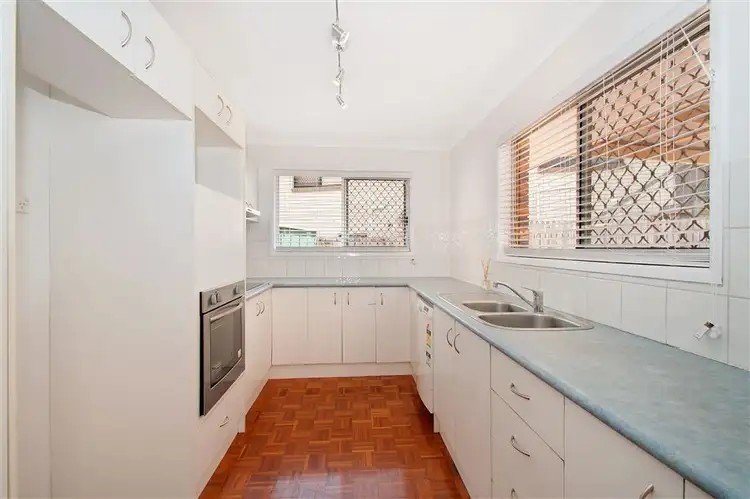 Sixth view of Homely house listing, 4 Cornflower Street, Mansfield QLD 4122
