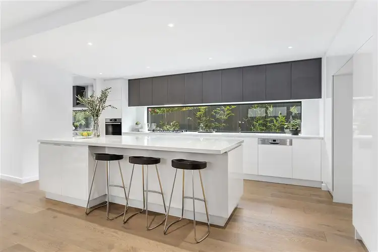 Fifth view of Homely house listing, 6 Riversdale Court, Mount Waverley VIC 3149