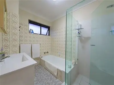 Seventh view of Homely unit listing, 5/28 Weston Street, Coorparoo QLD