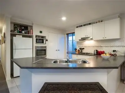 Second view of Homely house listing, 27 Penshurst Way, Cranbourne North VIC 3977