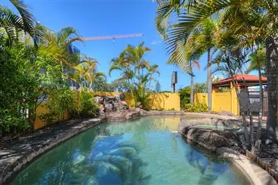 10/10 Bath Street, Labrador QLD 4215