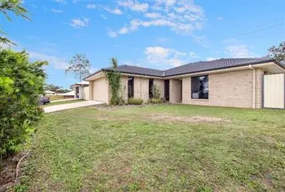 68 Furness Road, Southside QLD 4570