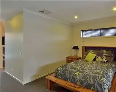 Seventh view of Homely house listing, 18 Black Springs Circuit, Albury NSW 2640