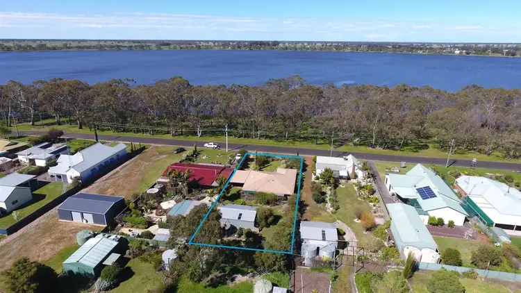 203 Lake St, Edenhope VIC 3318
