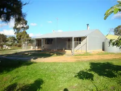82 Bell Road, Gingin WA