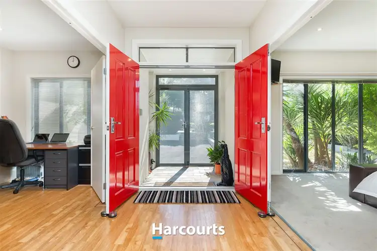 9 Cunneen Crescent, Berwick VIC 3806