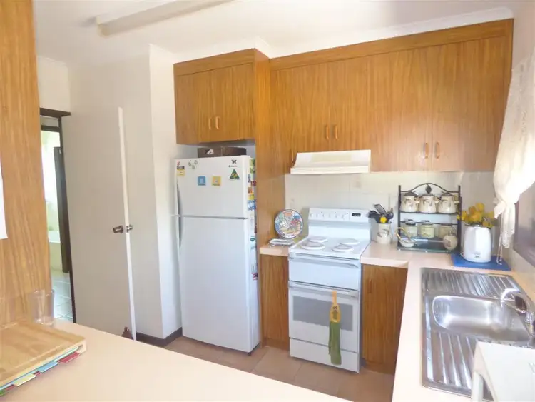 Fifth view of Homely unit listing, 2/18 Colla Court, Horsham VIC 3400